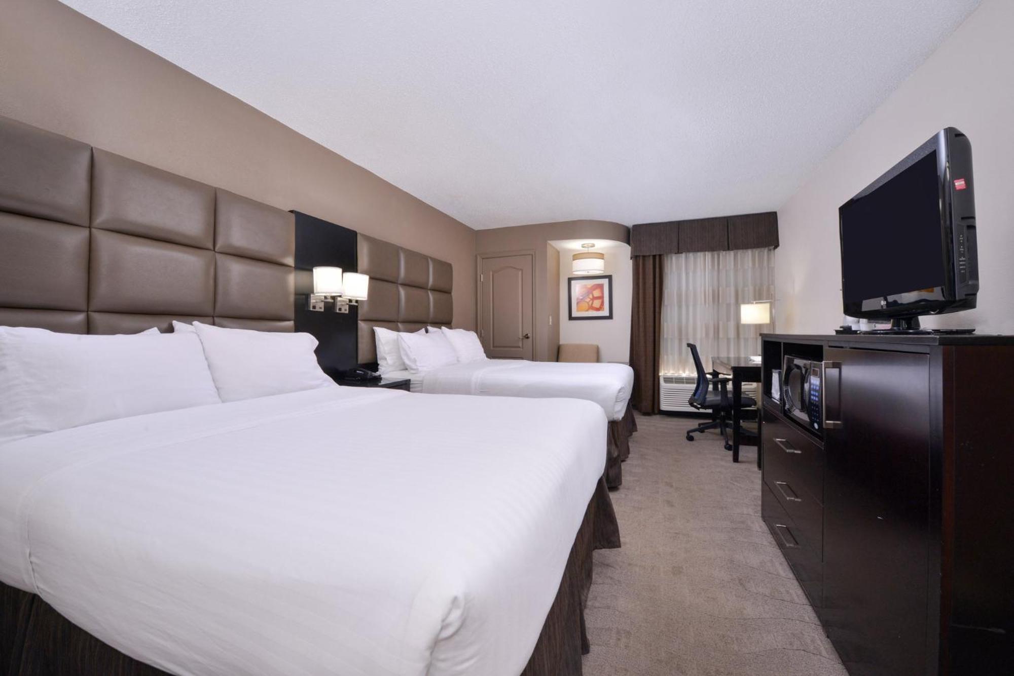 Holiday Inn Express Burlington By Ihg Екстериор снимка