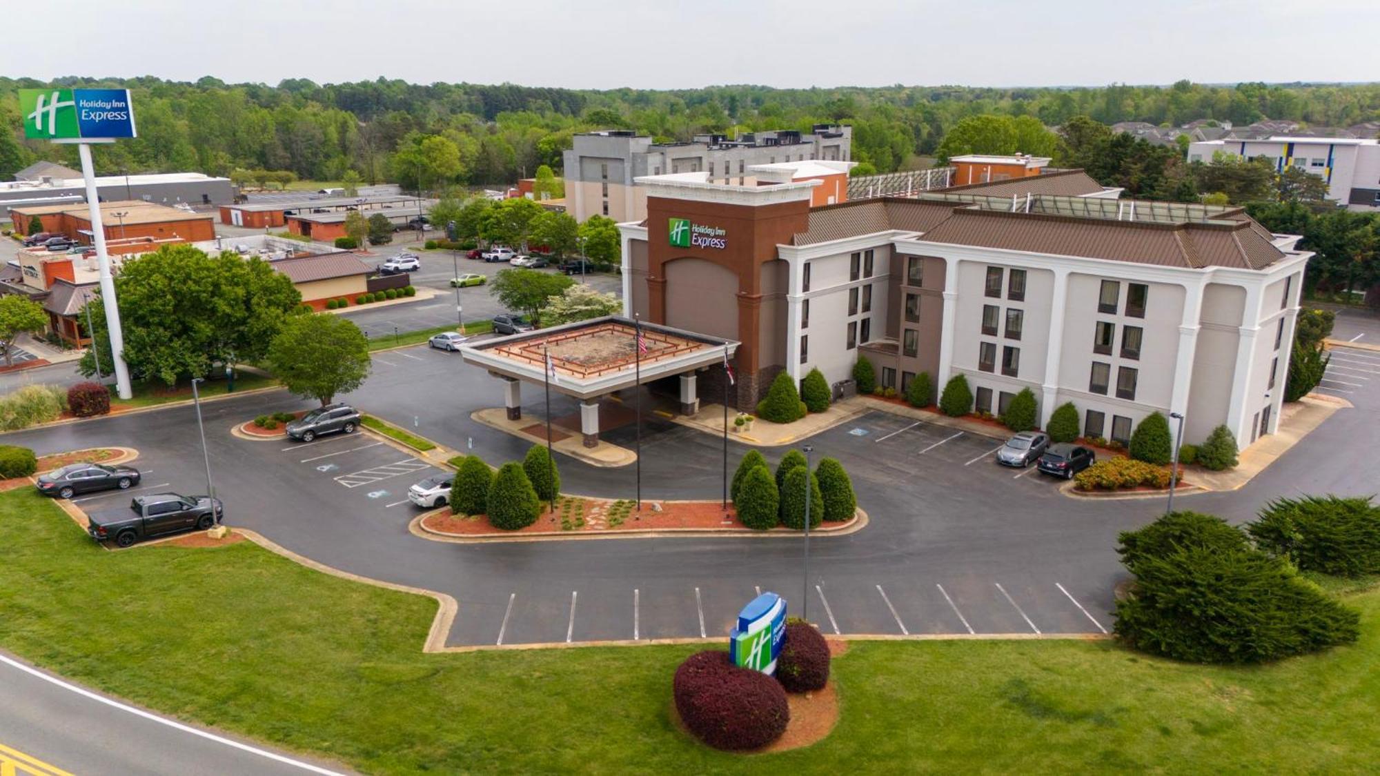 Holiday Inn Express Burlington By Ihg Екстериор снимка