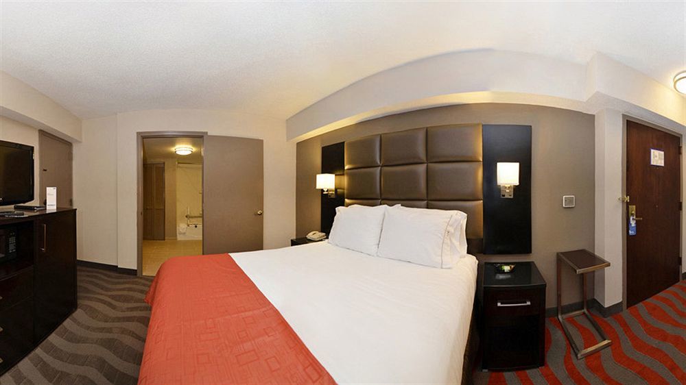 Holiday Inn Express Burlington By Ihg Екстериор снимка