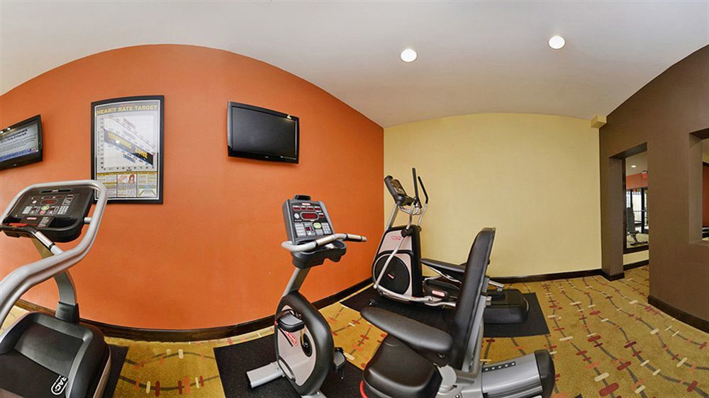 Holiday Inn Express Burlington By Ihg Екстериор снимка