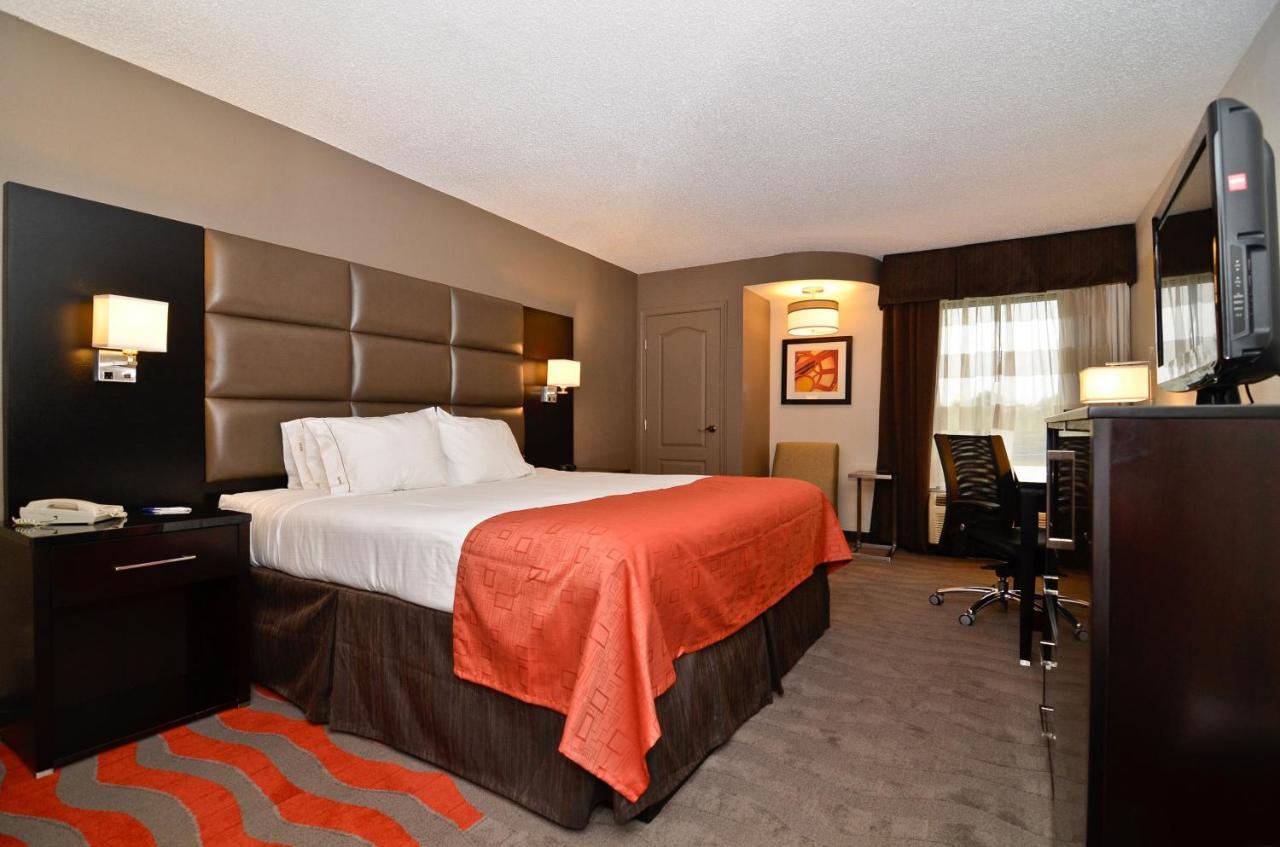 Holiday Inn Express Burlington By Ihg Екстериор снимка